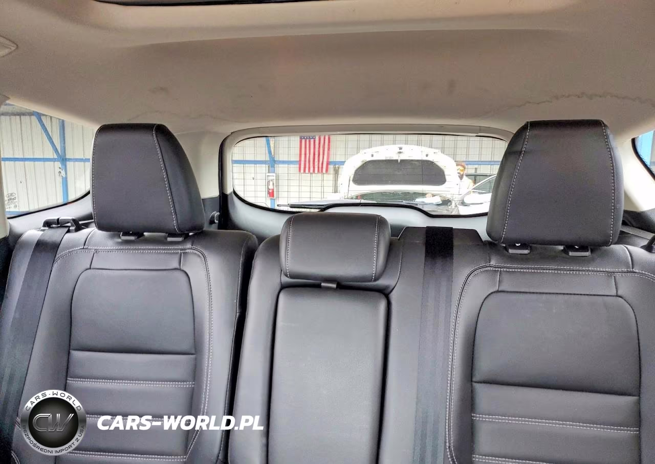 2018 Ford Escape Titanium VIN:1FMCU9J91JUA09881 - 10