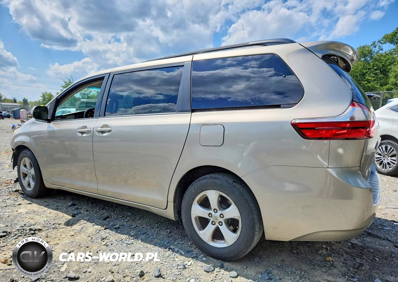 2017 Toyota Sienna Le VIN:5TDKZ3DC5HS844466 - 2
