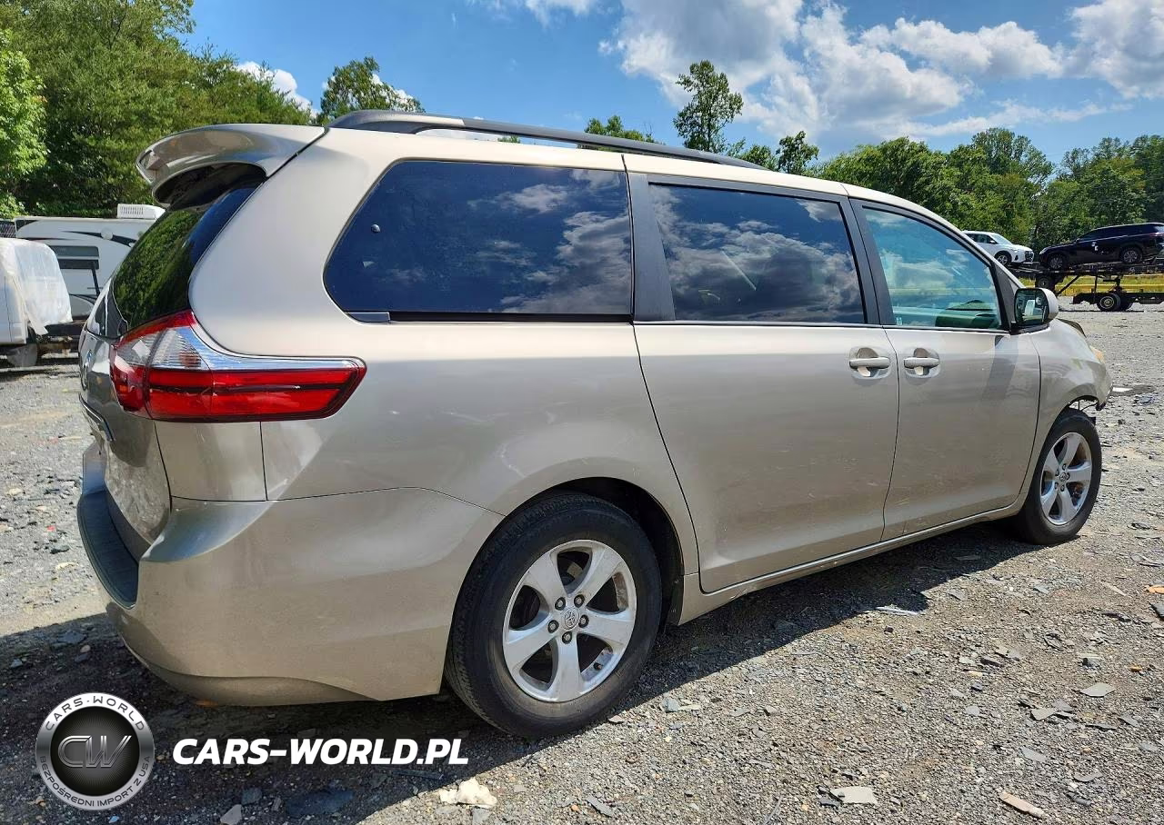 2017 Toyota Sienna Le VIN:5TDKZ3DC5HS844466 - 3