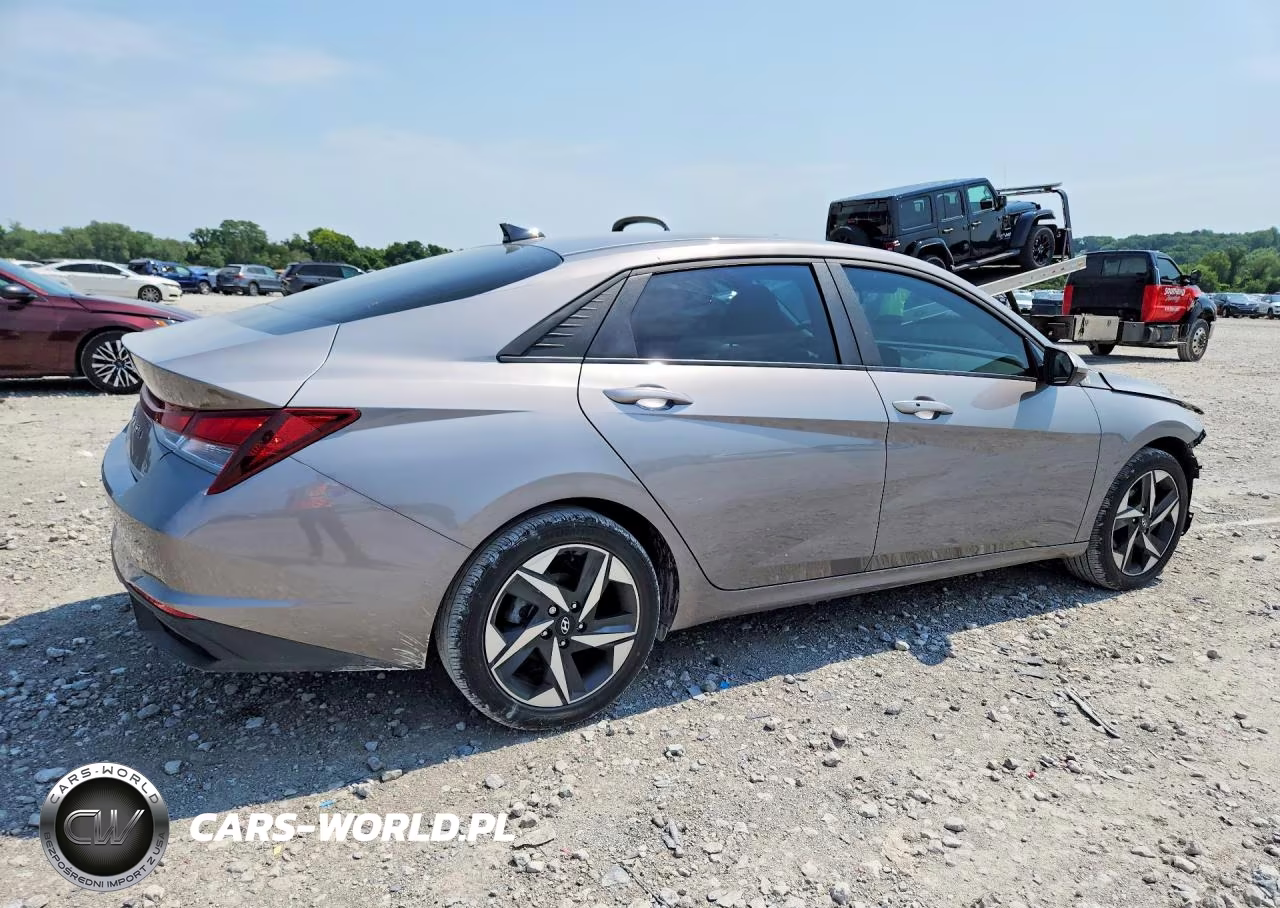 2023 Hyundai Elantra Sel VIN:KMHLS4AG2PU555251 - 3