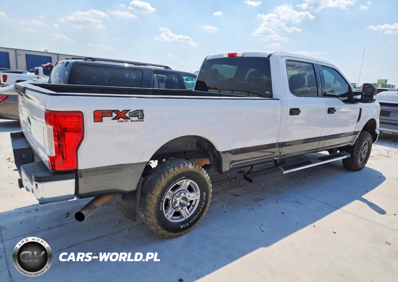 2017 Ford F250 Super Duty VIN:1FT7W2B6XHEE31938 - 3