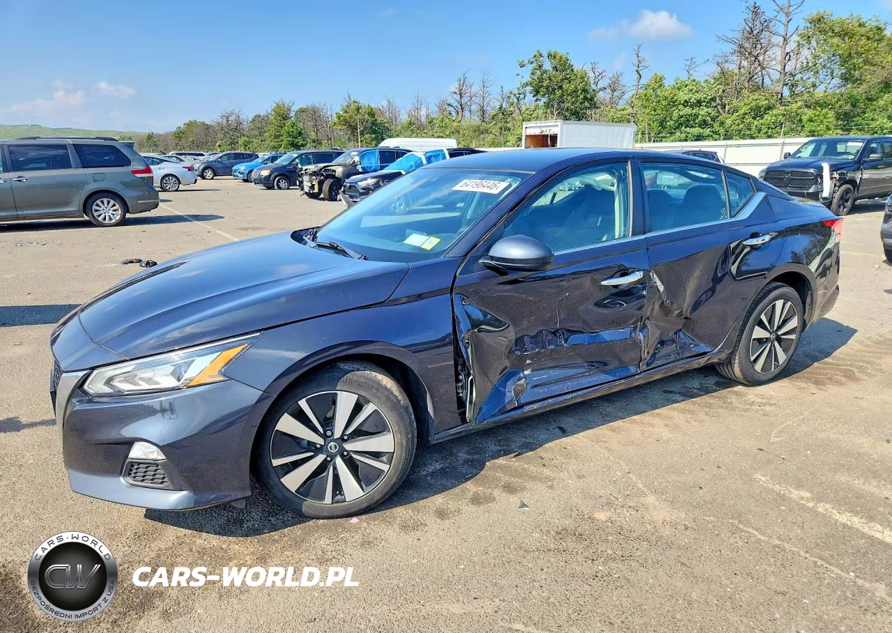 2022 Nissan Altima Sv