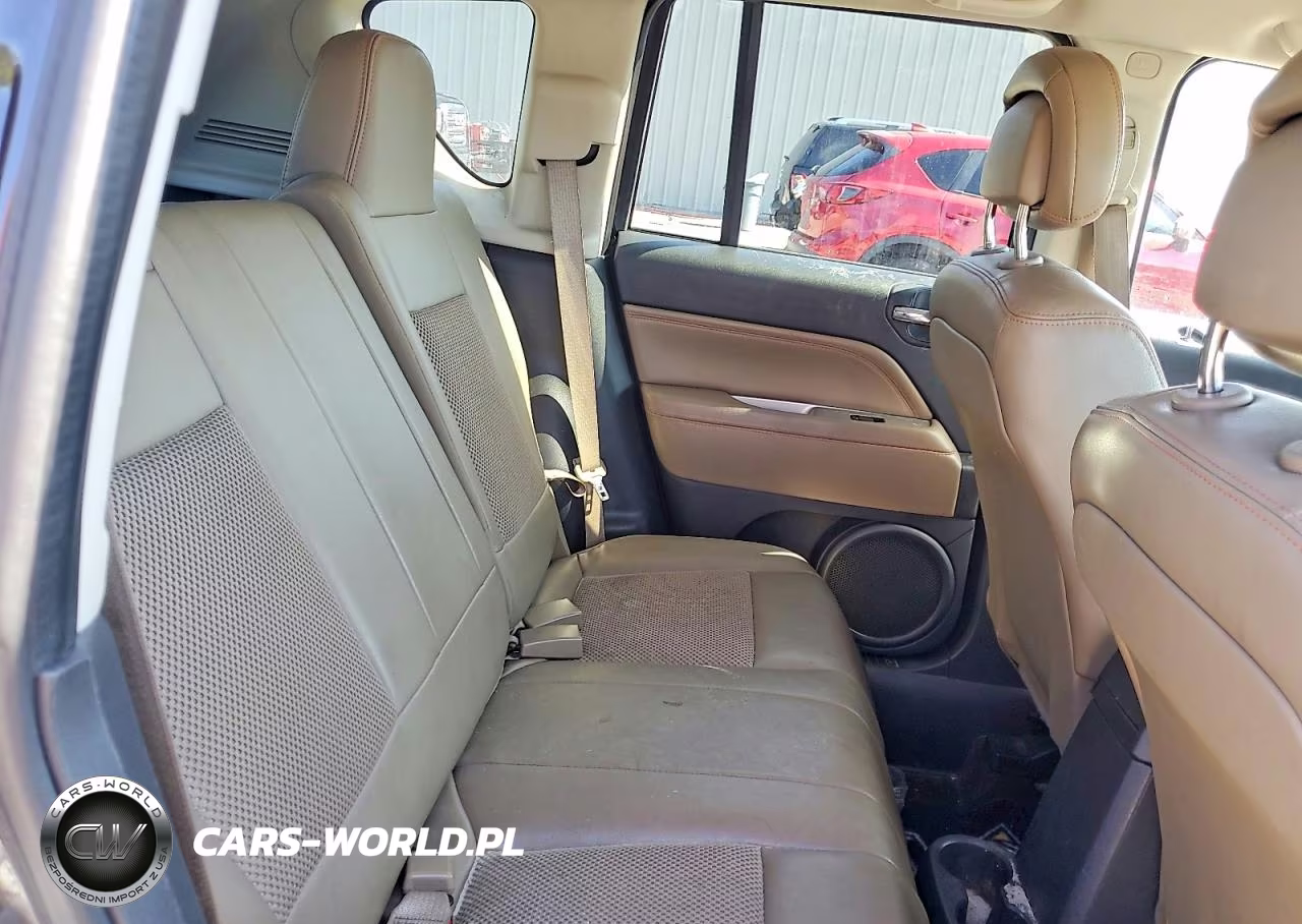 2014 Jeep Compass Latitude VIN:1C4NJDEB8ED621796 - 11