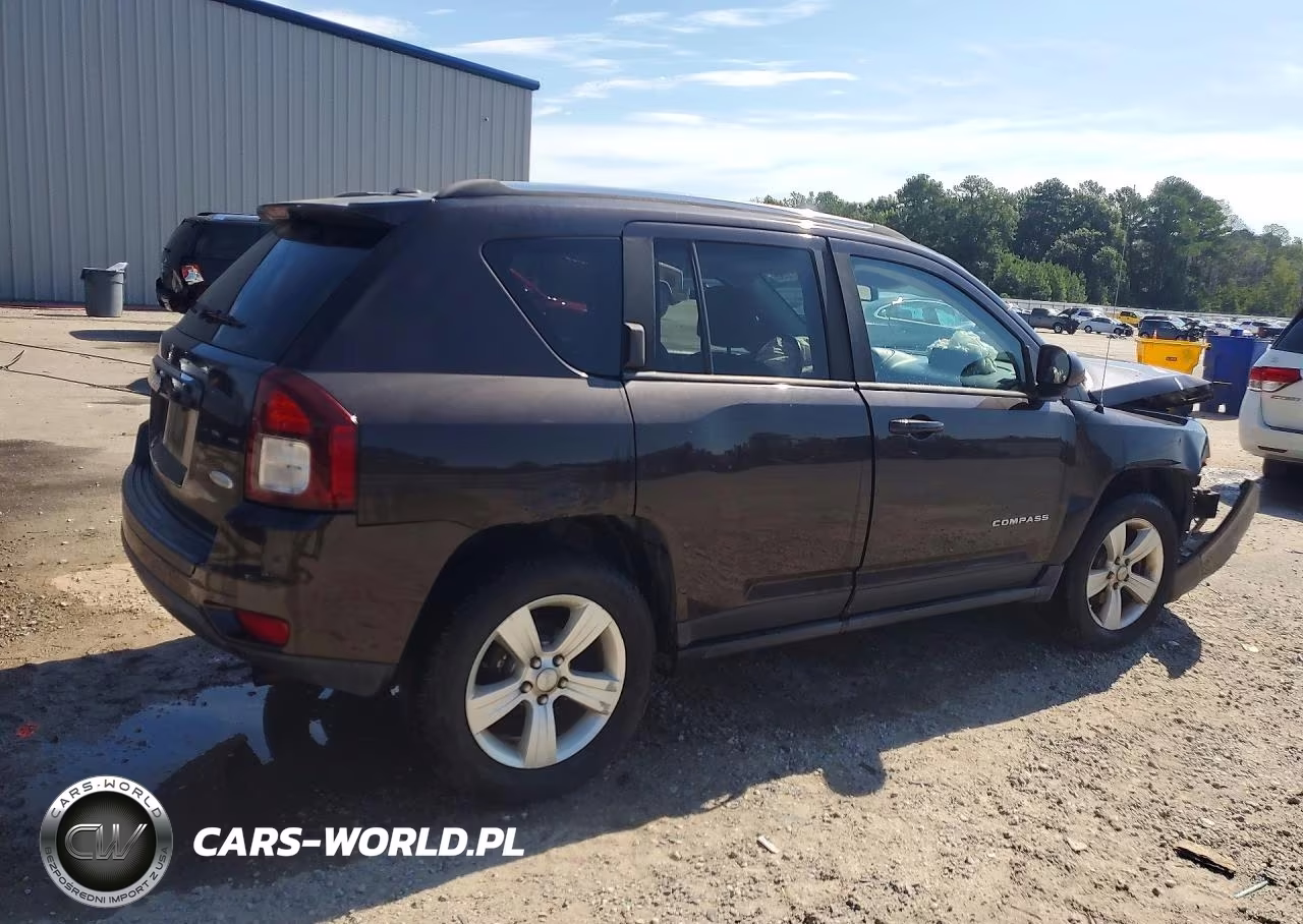 2014 Jeep Compass Latitude VIN:1C4NJDEB8ED621796 - 3