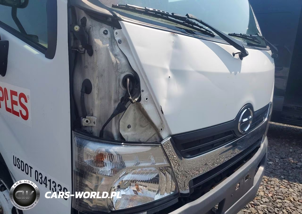 2018 Hino 195 Box Truck VIN:JHHSDM2H1JK006125 - 13
