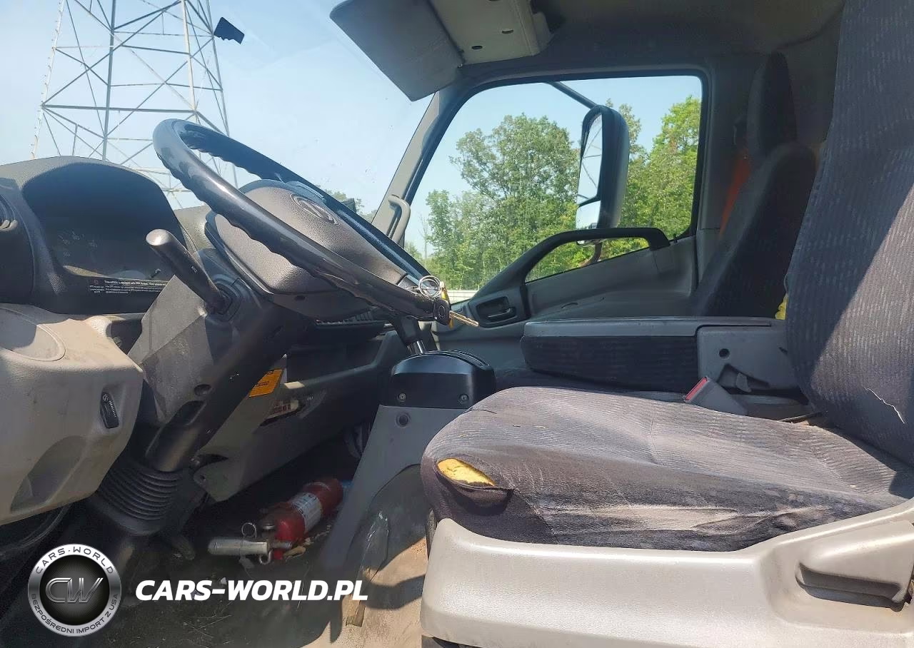 2018 Hino 195 Box Truck VIN:JHHSDM2H1JK006125 - 7