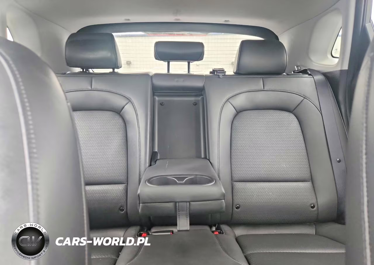 2019 Hyundai Kona Limited VIN:KM8K33AG8KU024793 - 10