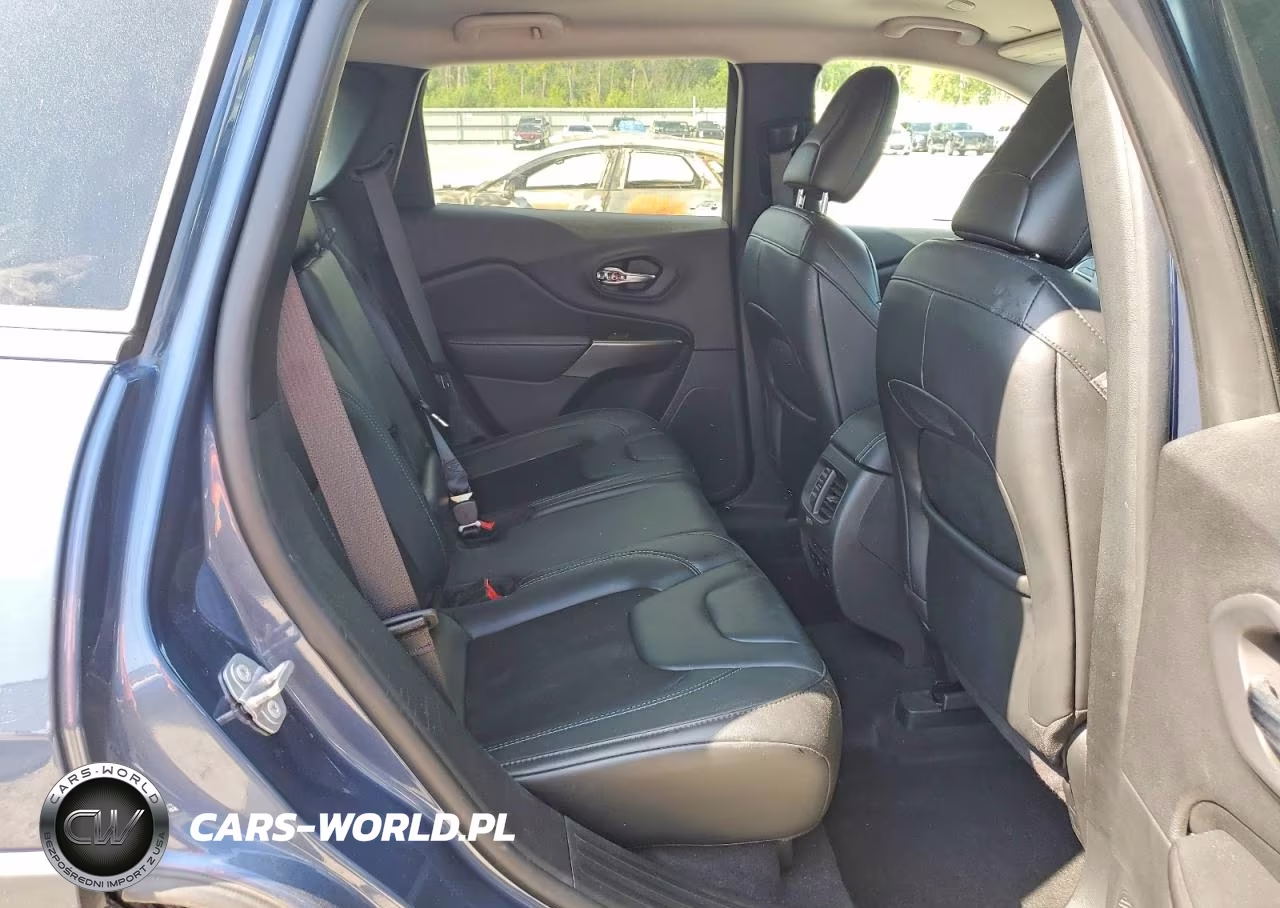 2020 Jeep Cherokee Latitude Plus VIN:1C4PJMLN4LD616548 - 11