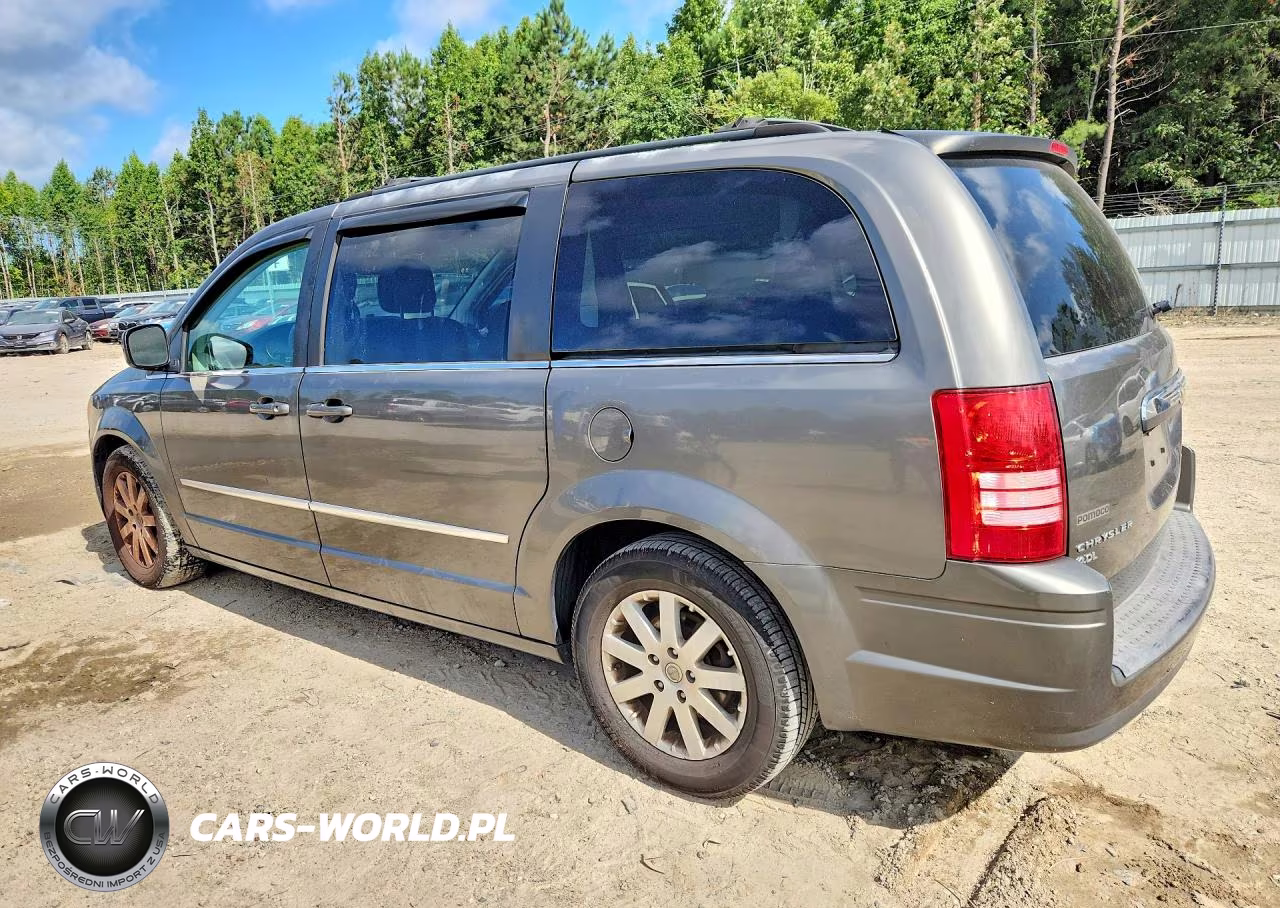 2010 Chrysler Town & Country Touring Plus VIN:2A4RR8DX9AR387443 - 2