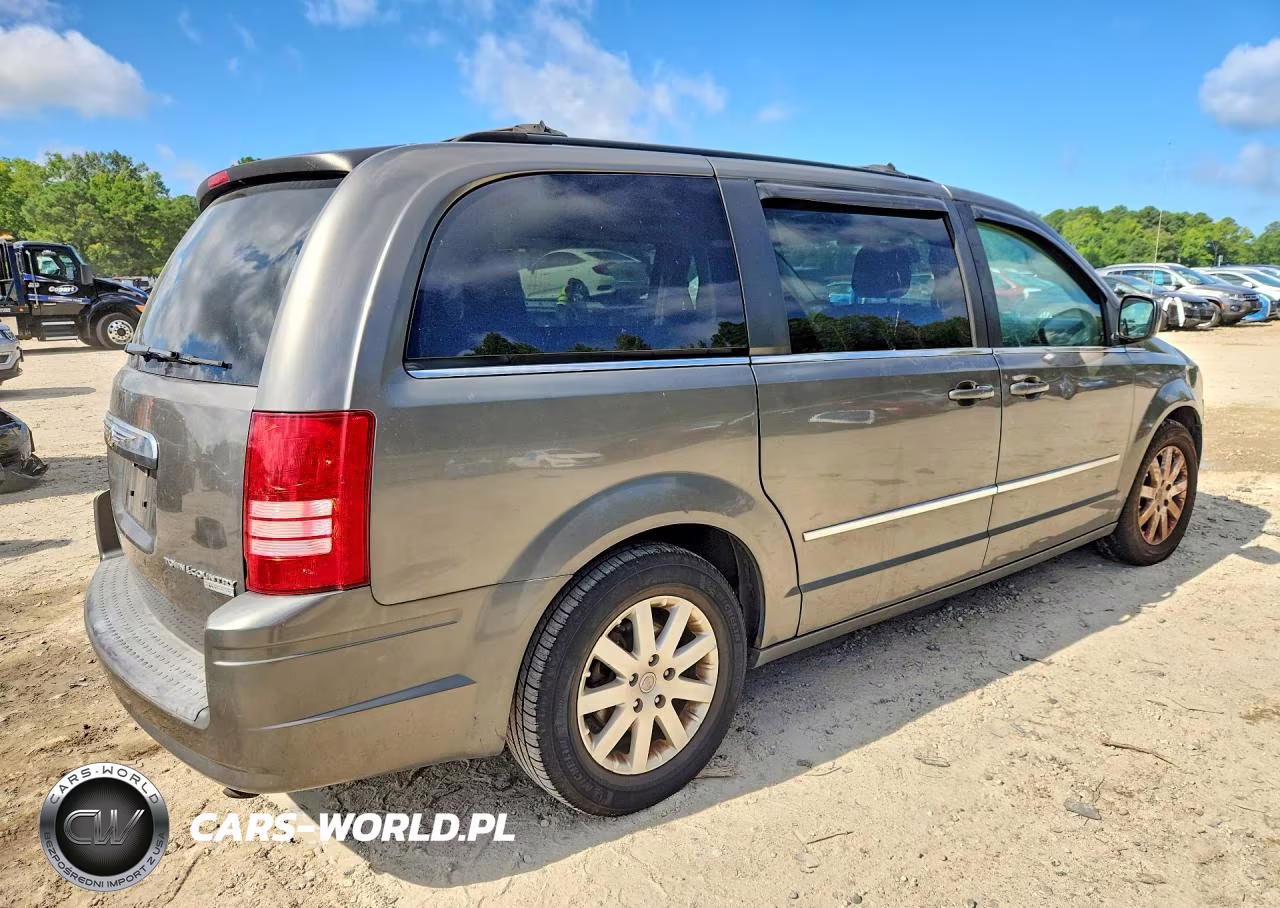 2010 Chrysler Town & Country Touring Plus VIN:2A4RR8DX9AR387443 - 3
