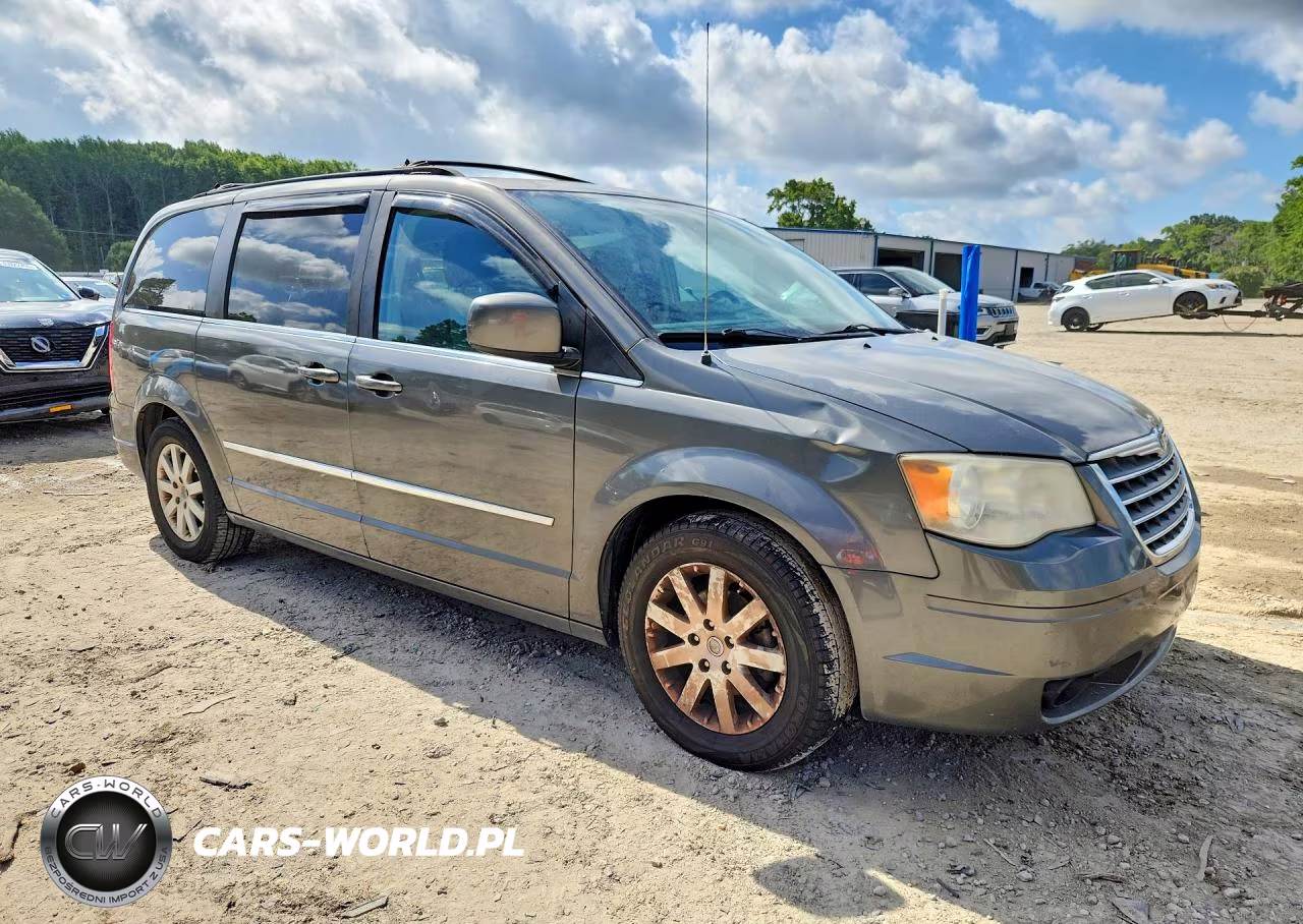 2010 Chrysler Town & Country Touring Plus VIN:2A4RR8DX9AR387443 - 4