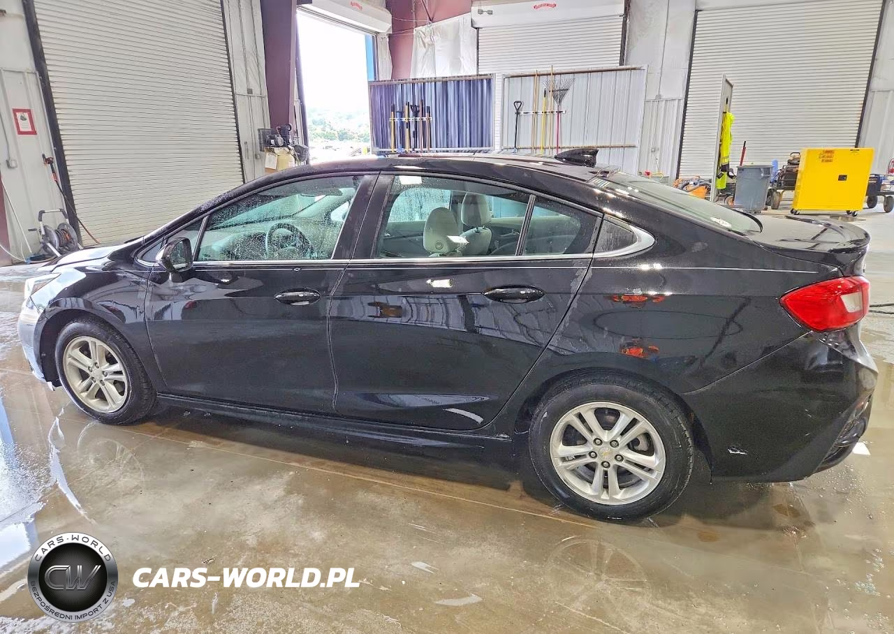 2018 Chevrolet Cruze Lt VIN:1G1BE5SM8J7132786 - 2