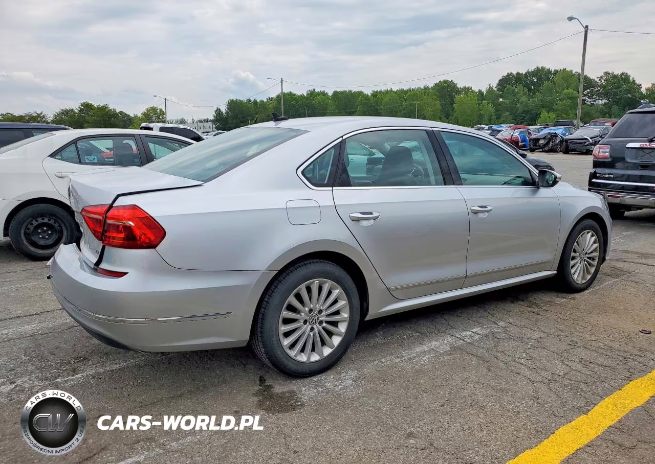 2016 Volkswagen Passat Se VIN:1VWBT7A3XGC066028 - 3