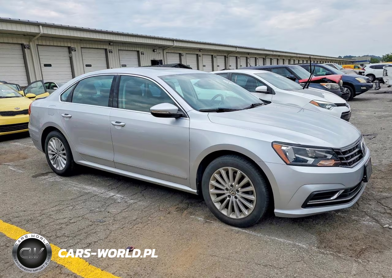 2016 Volkswagen Passat Se VIN:1VWBT7A3XGC066028 - 4