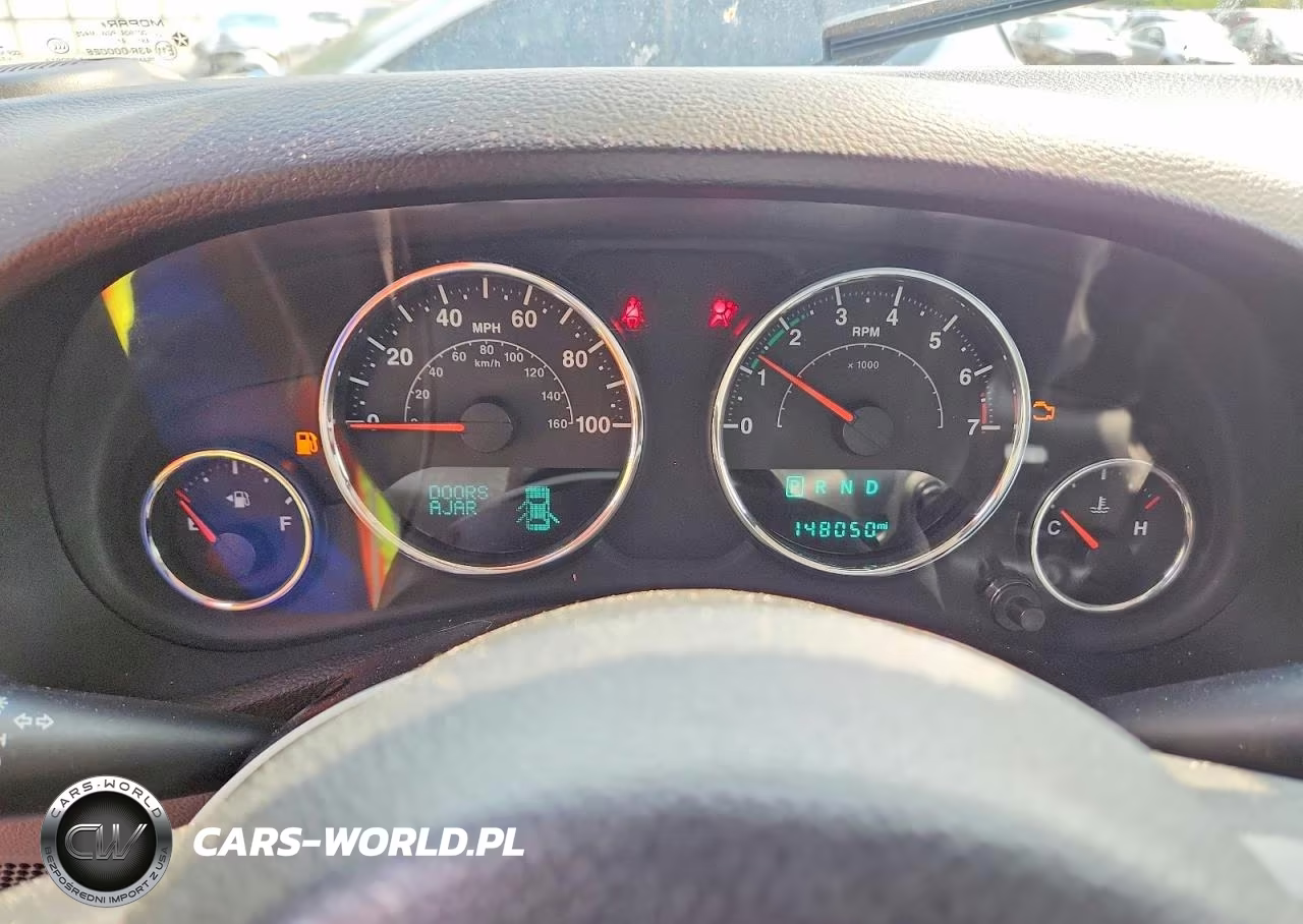 2016 Jeep Wrangler Unlimited Sahara VIN:1C4HJWEG7GL145487 - 9