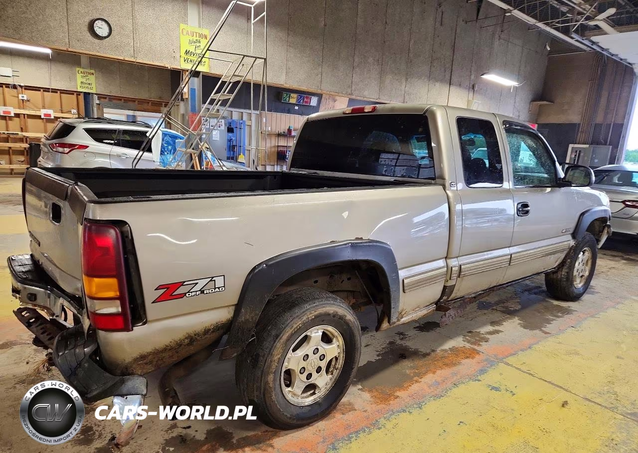 2002 Chevrolet Silverado K1500 VIN:2GCEK19V621404593 - 3