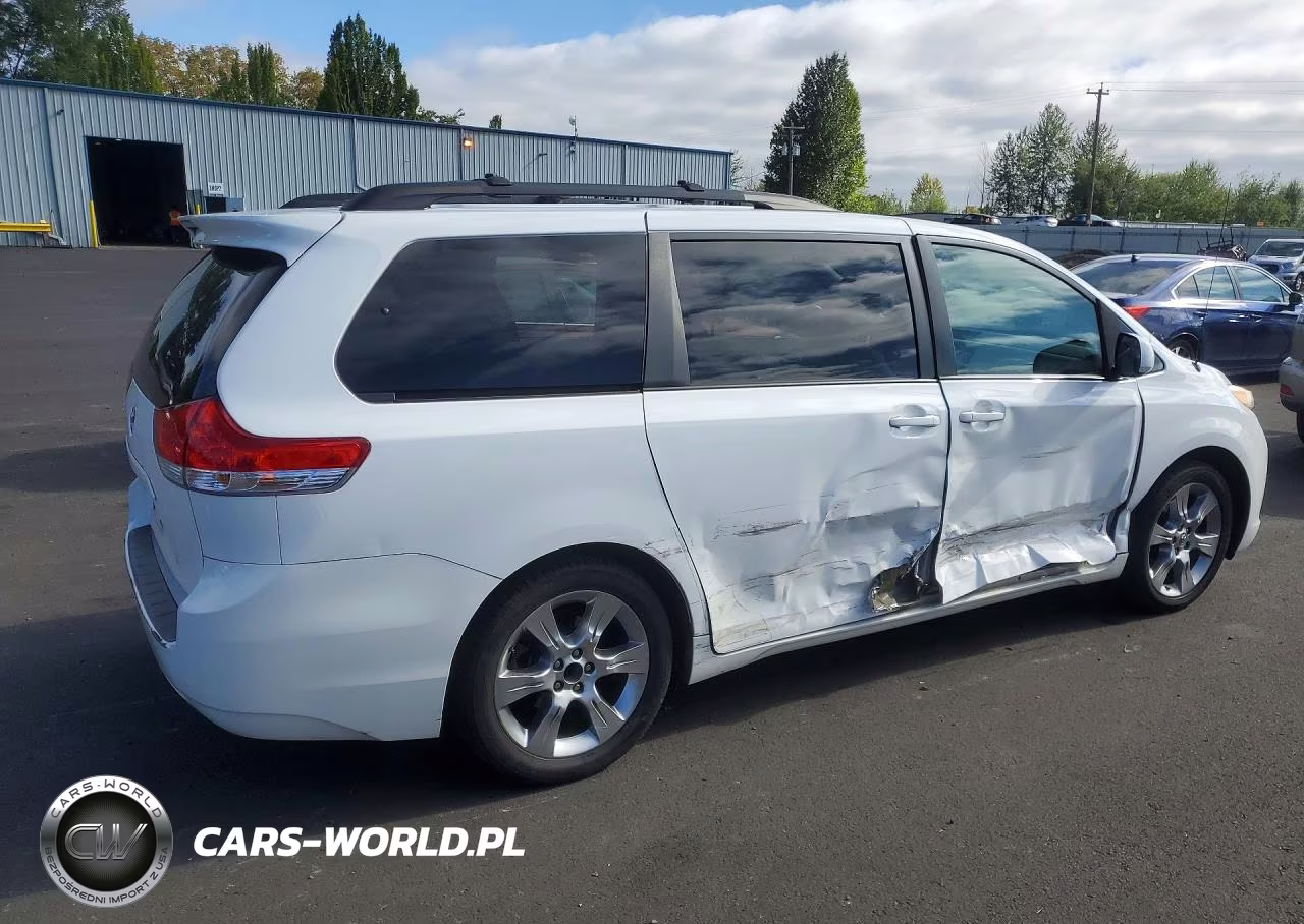 2012 Toyota Sienna Le VIN:5TDKK3DC7CS219337 - 3