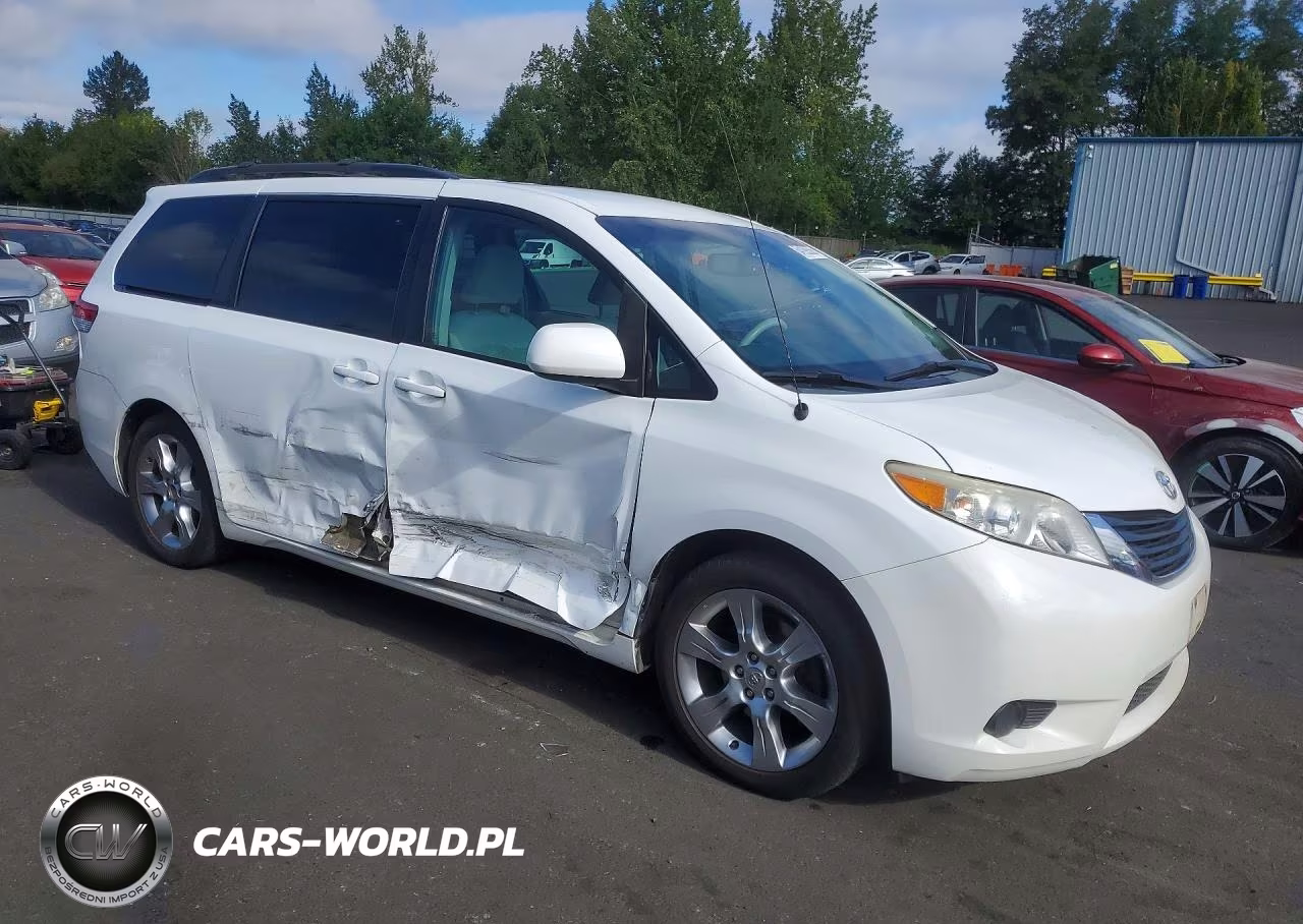 2012 Toyota Sienna Le VIN:5TDKK3DC7CS219337 - 4