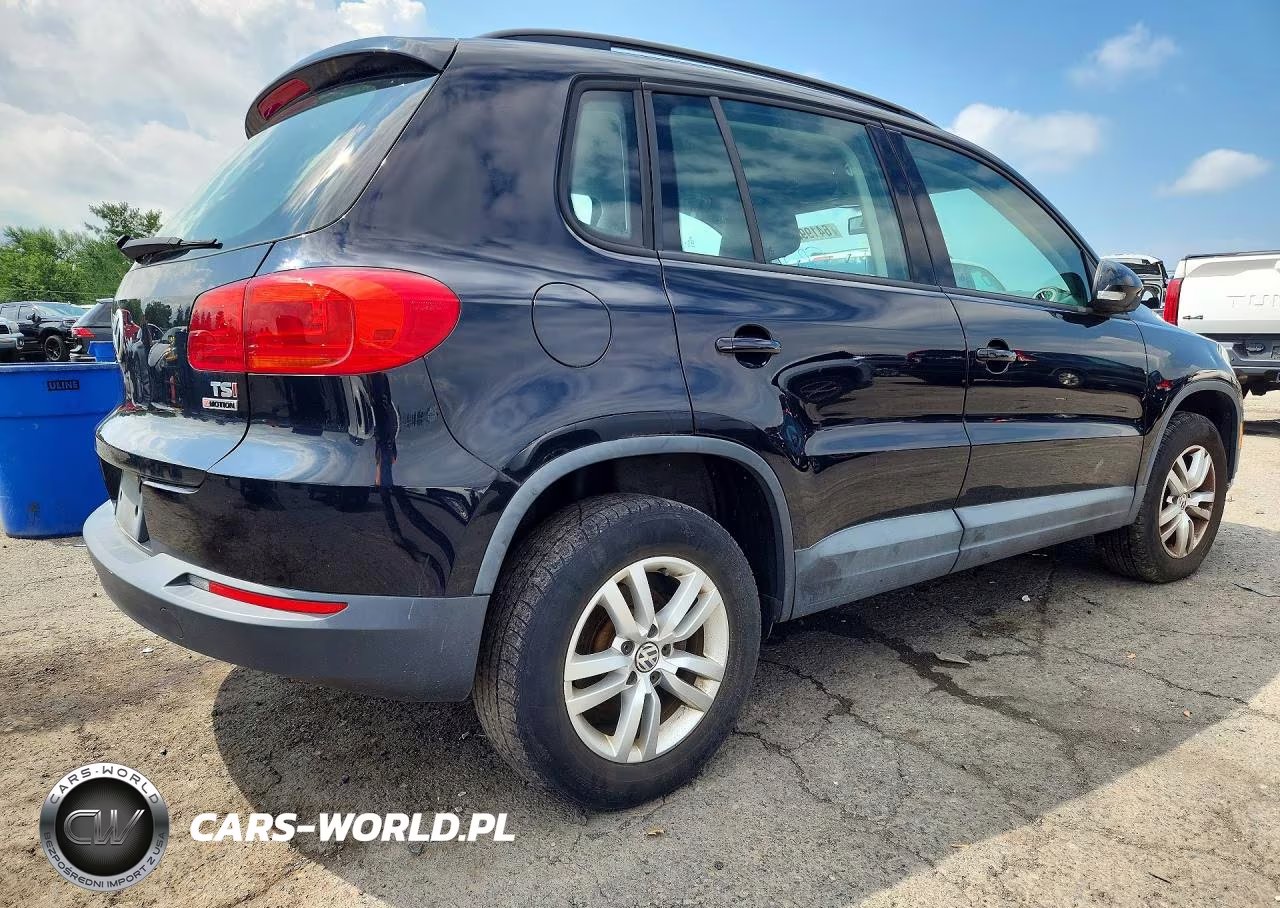 2016 Volkswagen Tiguan S VIN:WVGBV7AX4GW579463 - 3