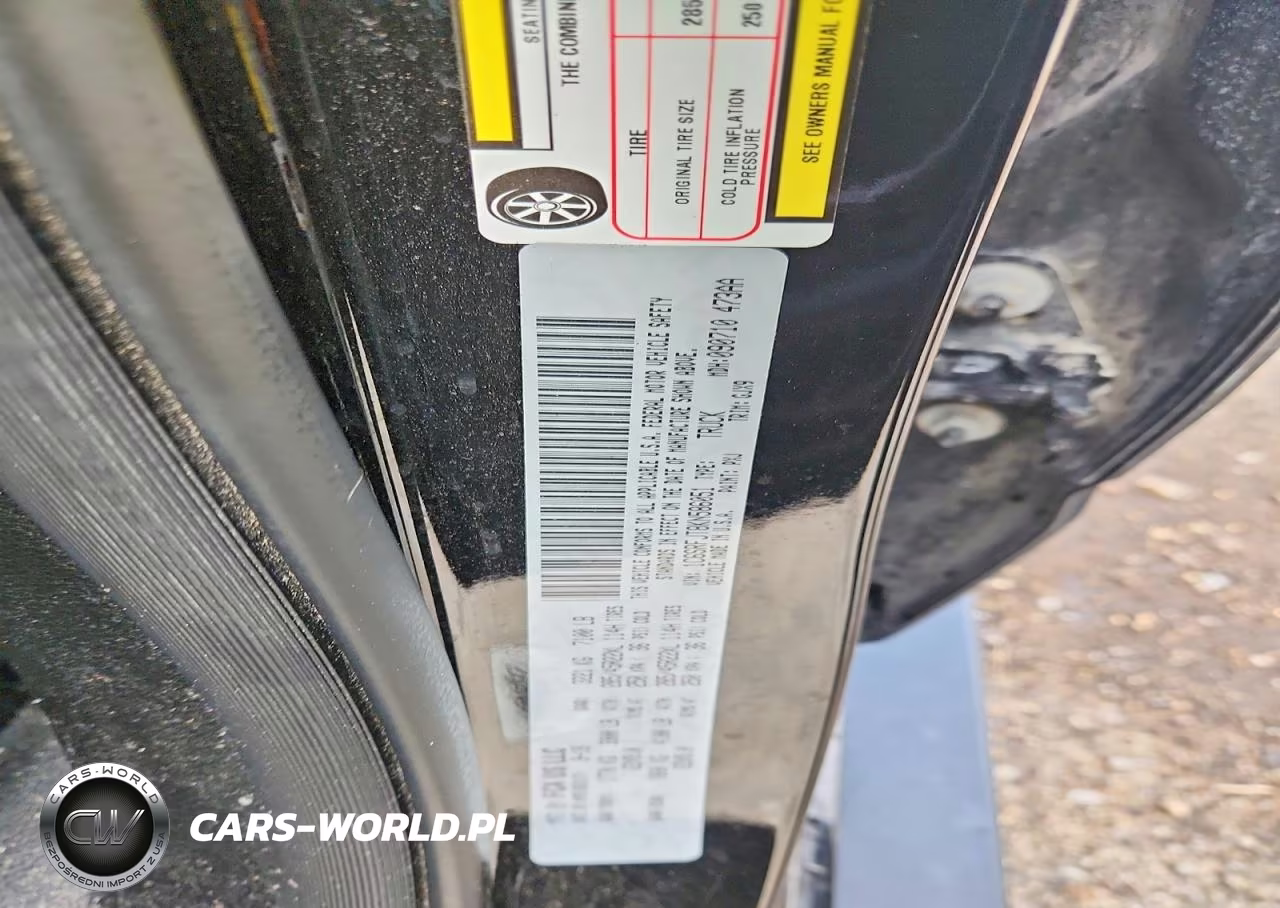 2019 Ram 1500 Laramie VIN:1C6SRFJT8KN586051 - 13