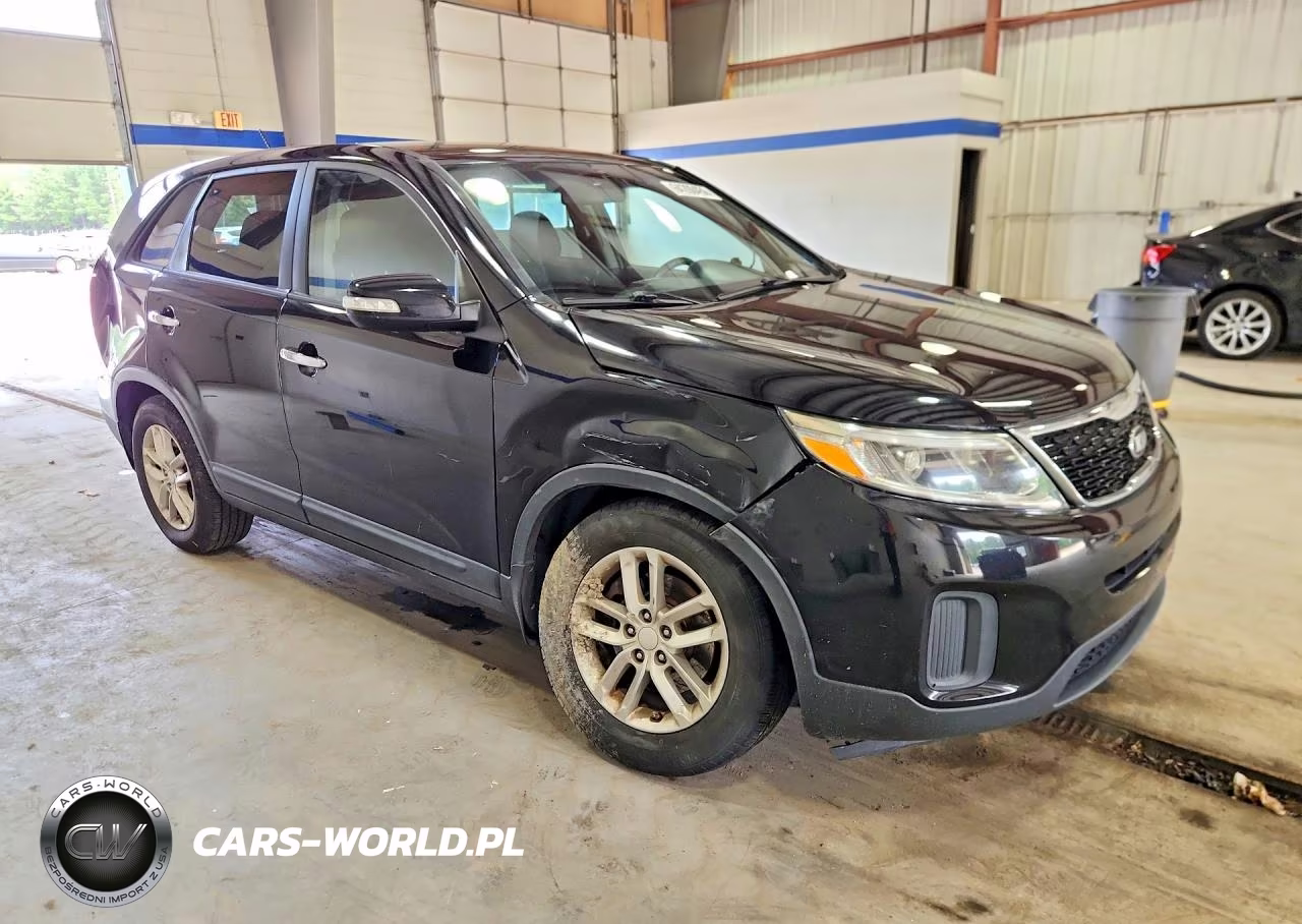 2014 Kia Sorento Lx VIN:5XYKT3A64EG443919 - 4