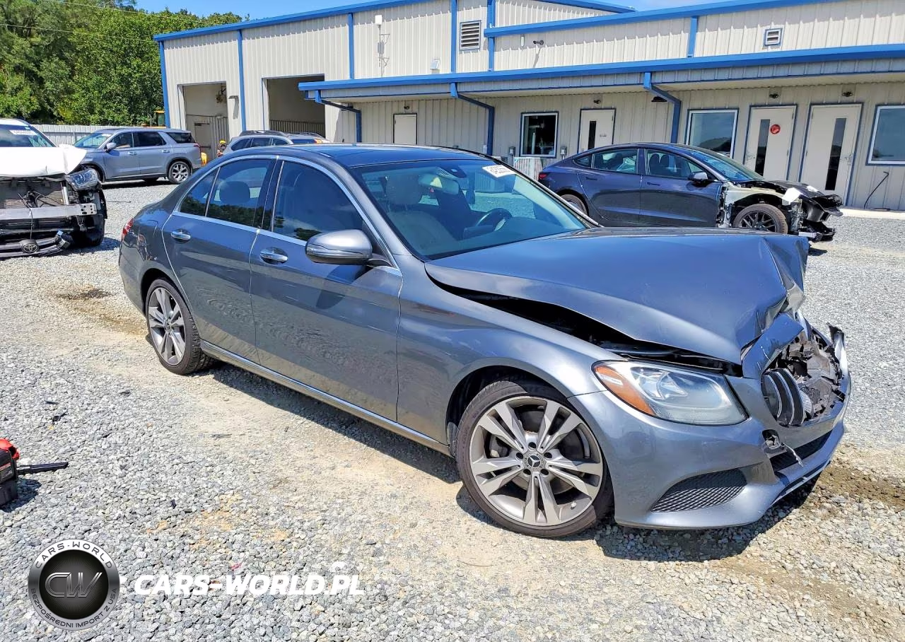 2018 Mercedes-Benz C 300 VIN:55SWF4JB8JU239927 - 4