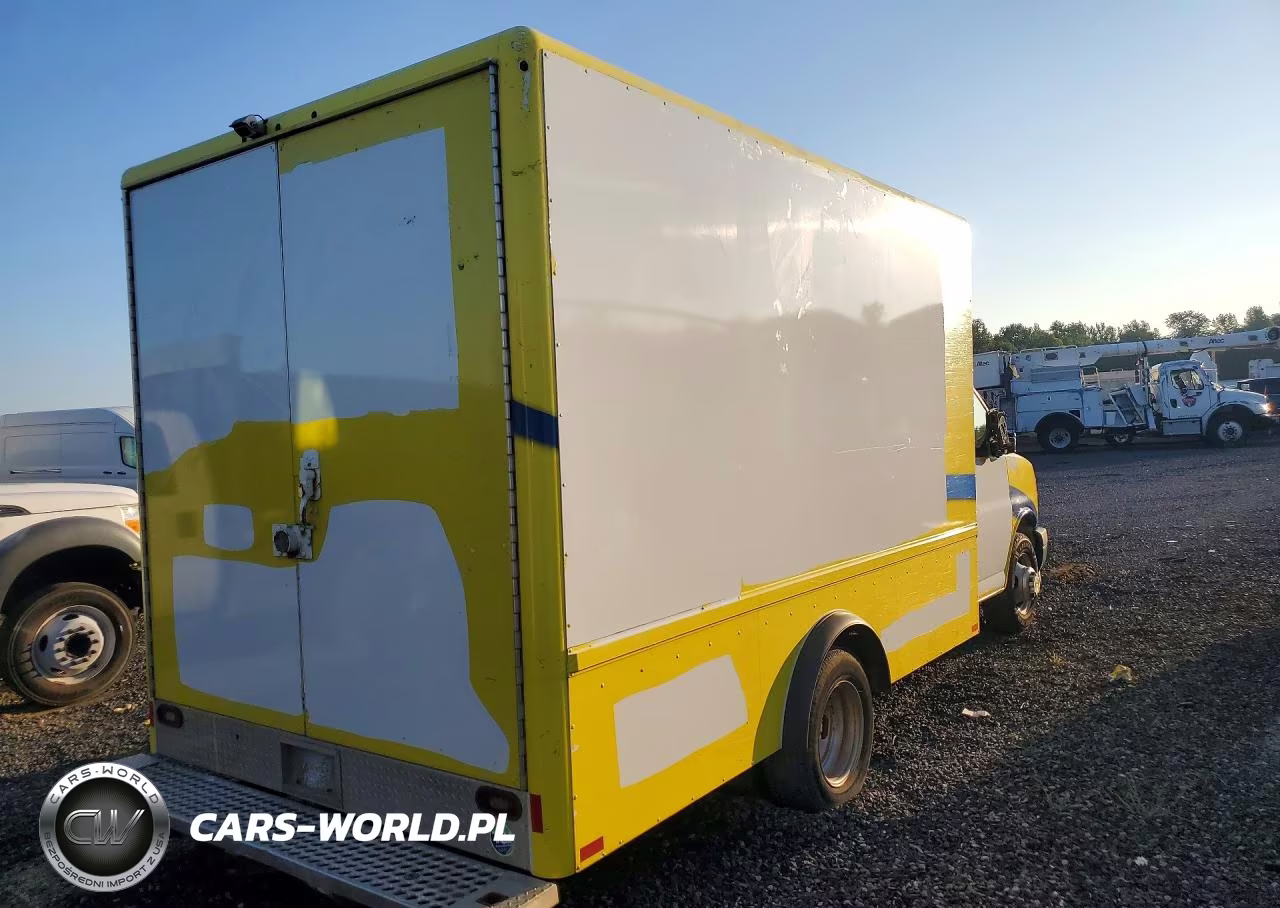 2017 Chevrolet Express Box Truck VIN:1HA3GRCG2HN002901 - 3
