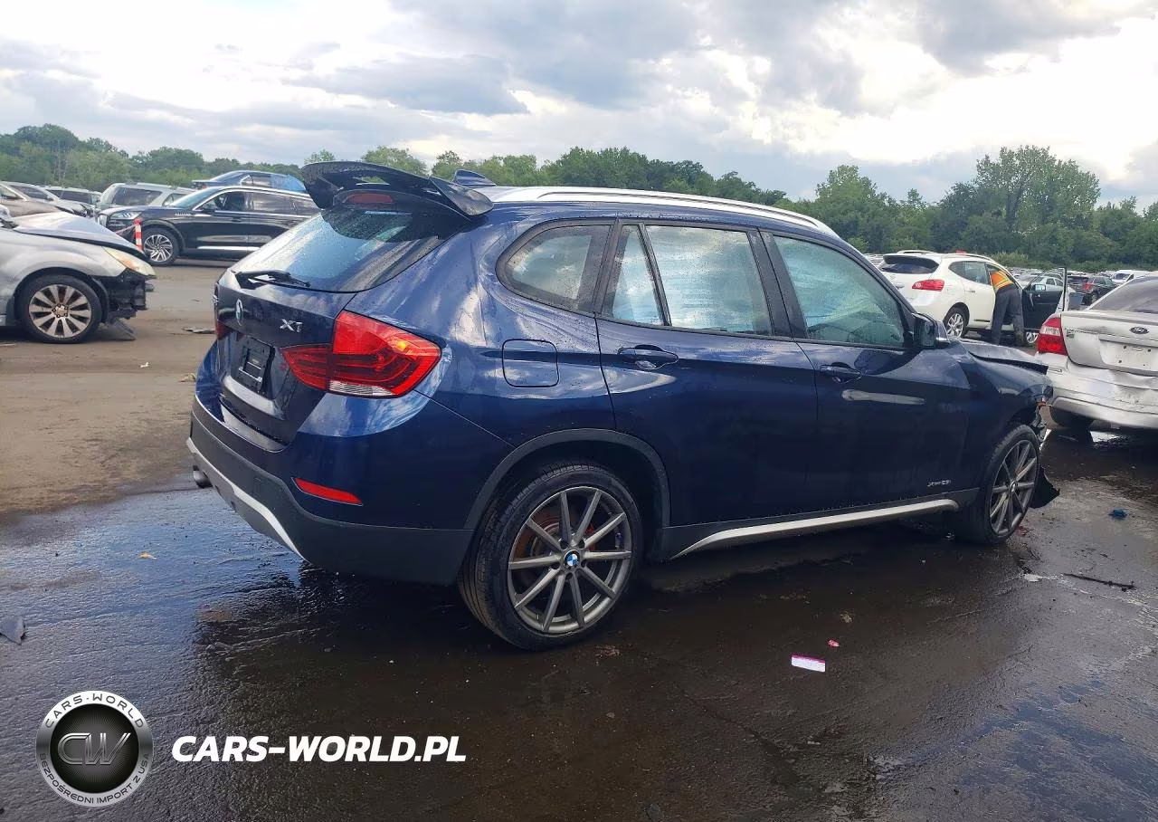 2014 BMW X1 xDrive28I VIN:WBAVL1C54EVY13648 - 3