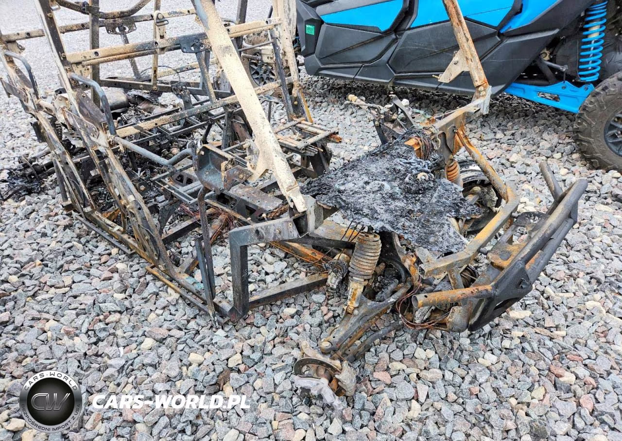 2024 Can-Am Defender Utility Vehicle VIN:3JBUCAX45RK002097 - 10