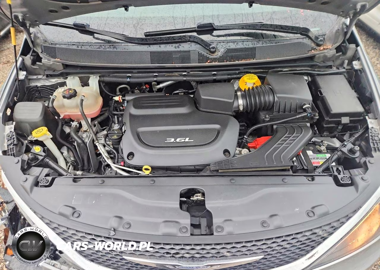 2017 Chrysler Pacifica Touring VIN:2C4RC1DG9HR502471 - 11