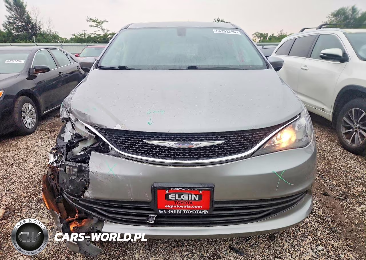 2017 Chrysler Pacifica Touring VIN:2C4RC1DG9HR502471 - 5