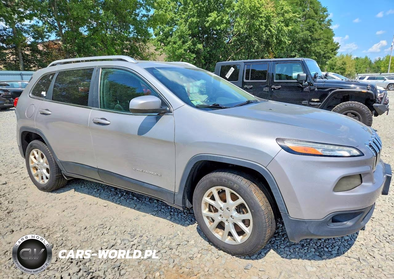 2015 Jeep Cherokee Latitude VIN:1C4PJMCB9FW715378 - 4