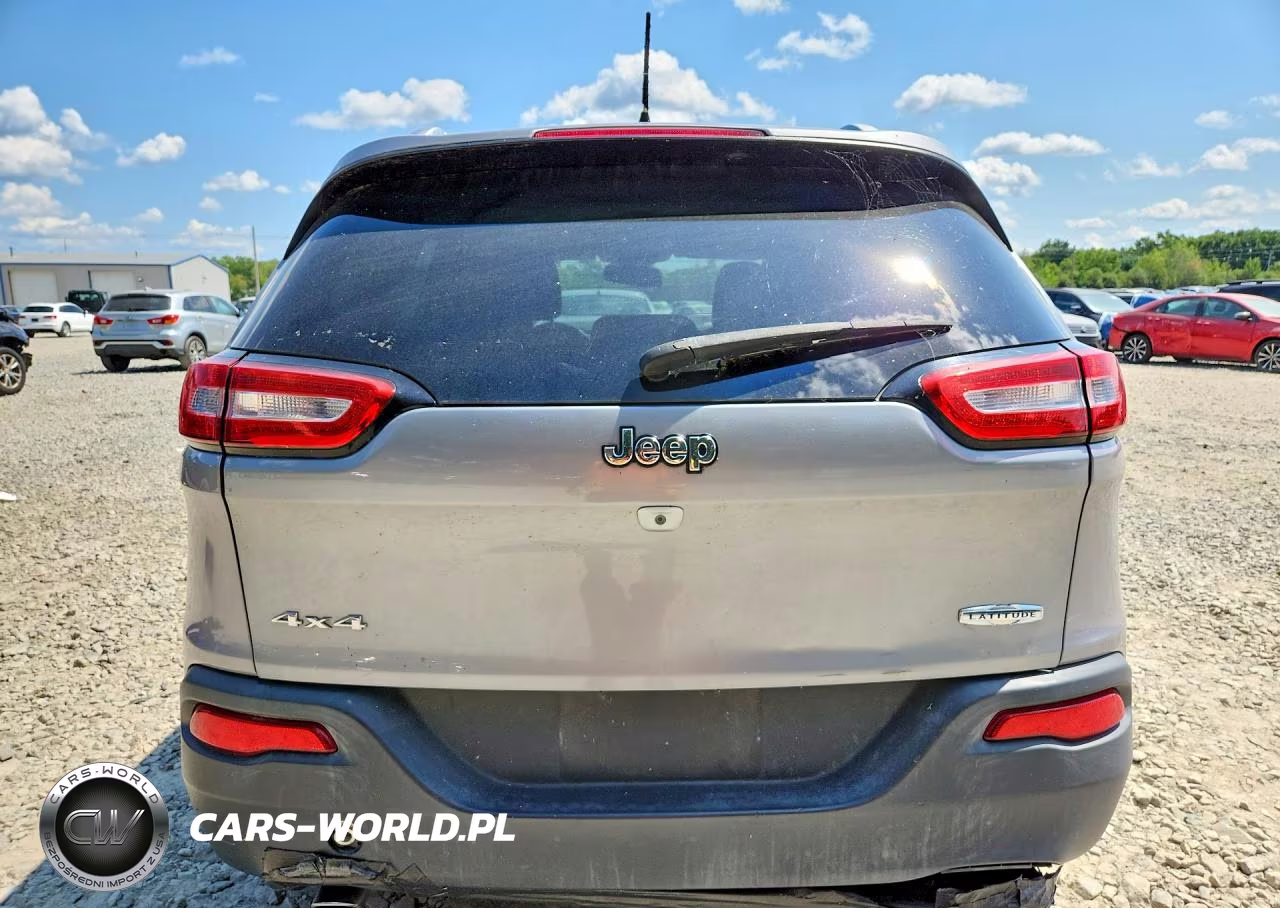 2015 Jeep Cherokee Latitude VIN:1C4PJMCB9FW715378 - 6