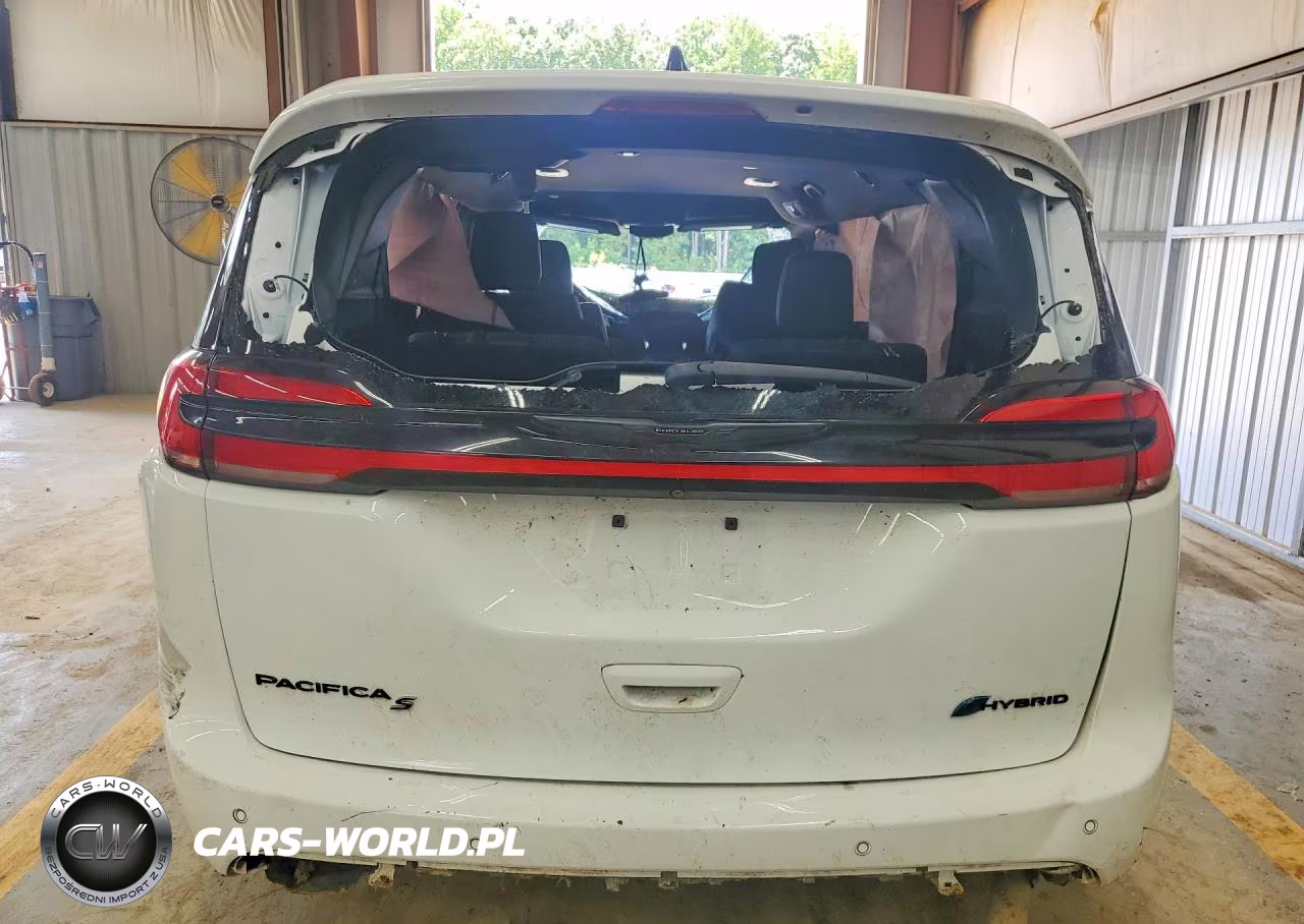2024 Chrysler Pacifica Hybrid Select VIN:2C4RC1S71RR111951 - 6