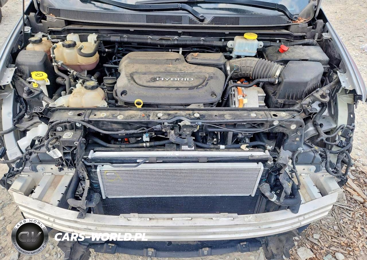 2018 Chrysler Pacifica Hybrid Limited VIN:2C4RC1N79JR230055 - 12