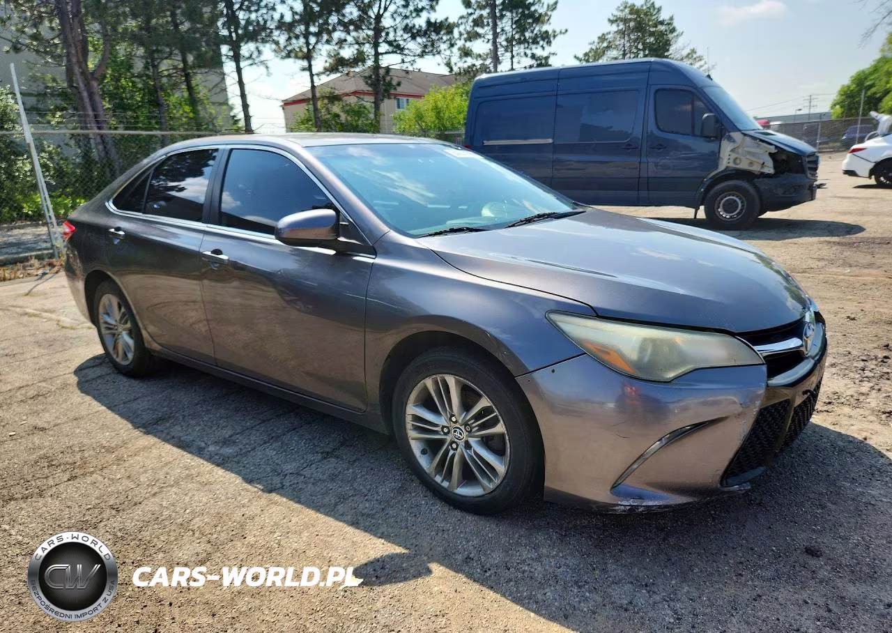 2015 Toyota Camry Se VIN:4T1BF1FK8FU949167 - 4