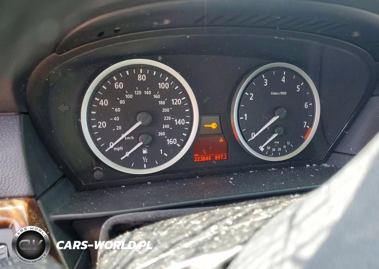 2007 BMW 530 Xi VIN:WBANF73527CU28601 - 9