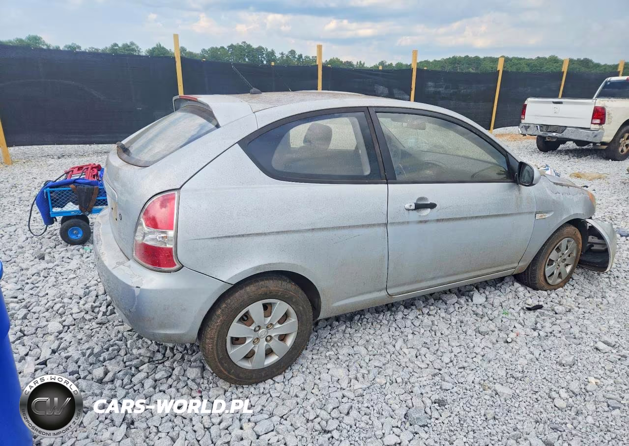 2010 Hyundai Accent Gs VIN:KMHCM3AC7AU184998 - 3