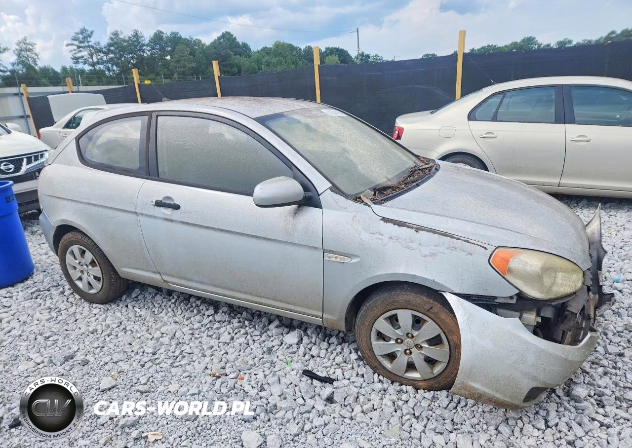 2010 Hyundai Accent Gs VIN:KMHCM3AC7AU184998 - 4