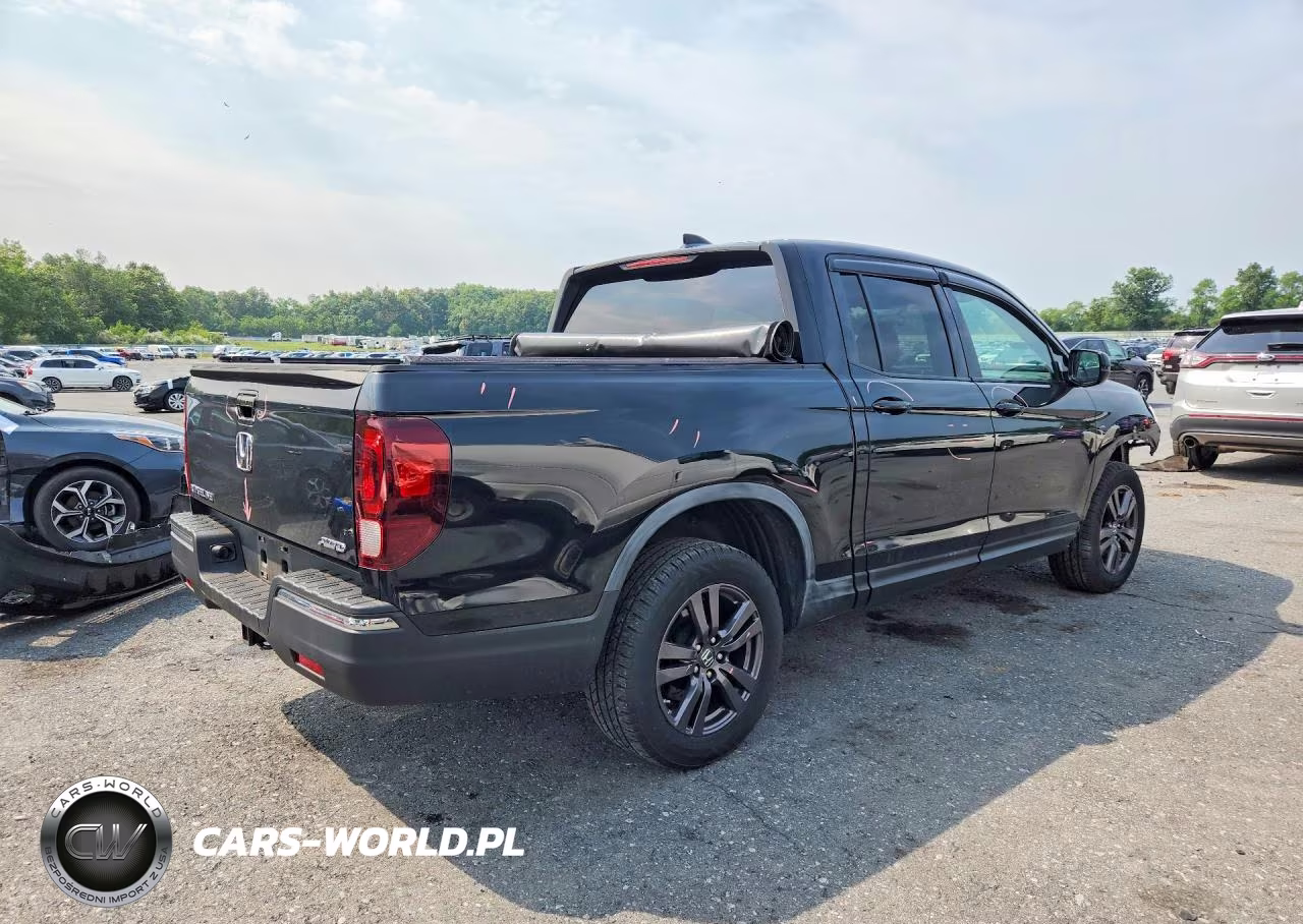 2017 Honda Ridgeline Sport VIN:5FPYK3F1XHB012790 - 3