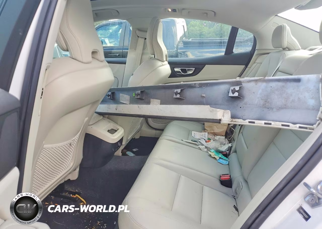 2019 Volvo S60 T5 Momentum VIN:7JR102FK6KG013677 - 10