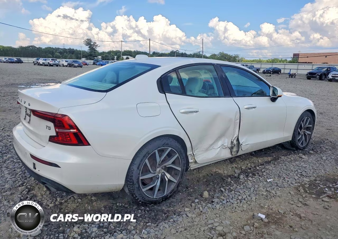 2019 Volvo S60 T5 Momentum VIN:7JR102FK6KG013677 - 3
