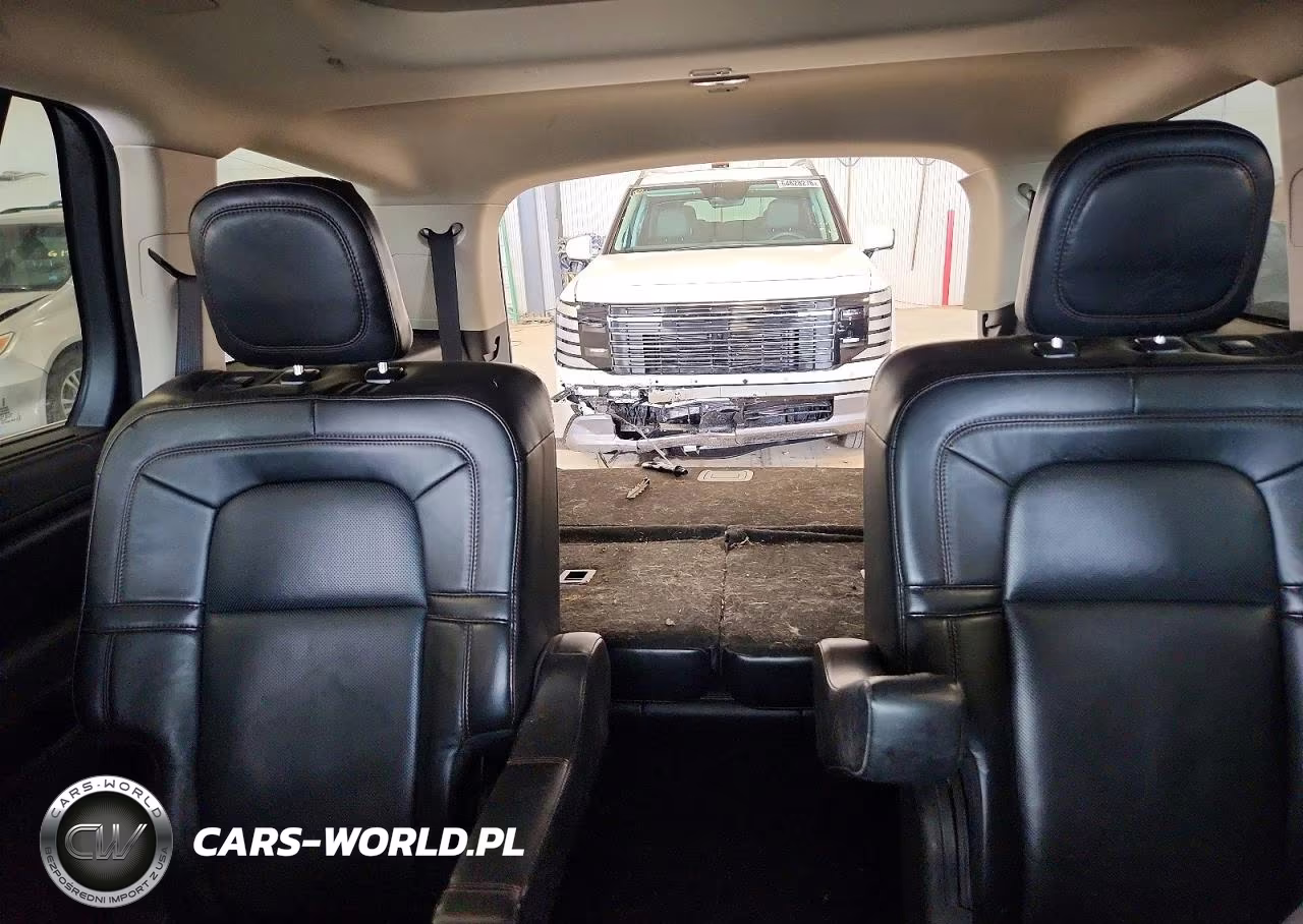 2020 Lincoln Aviator Grand Touring VIN:5LMYJ8XYXLGL37094 - 10