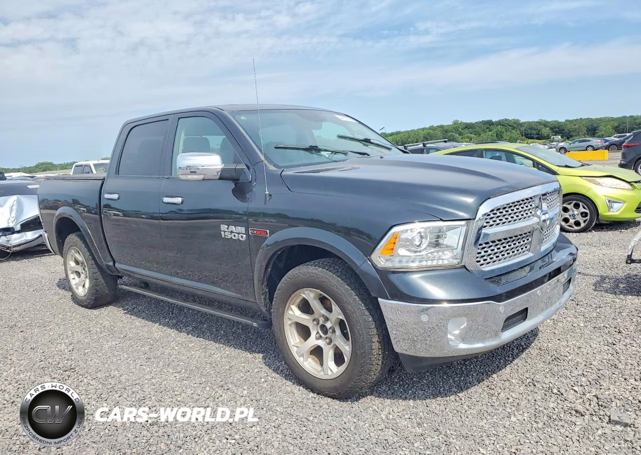 2017 Ram 1500 Laramie VIN:1C6RR7NM3HS877655 - 4