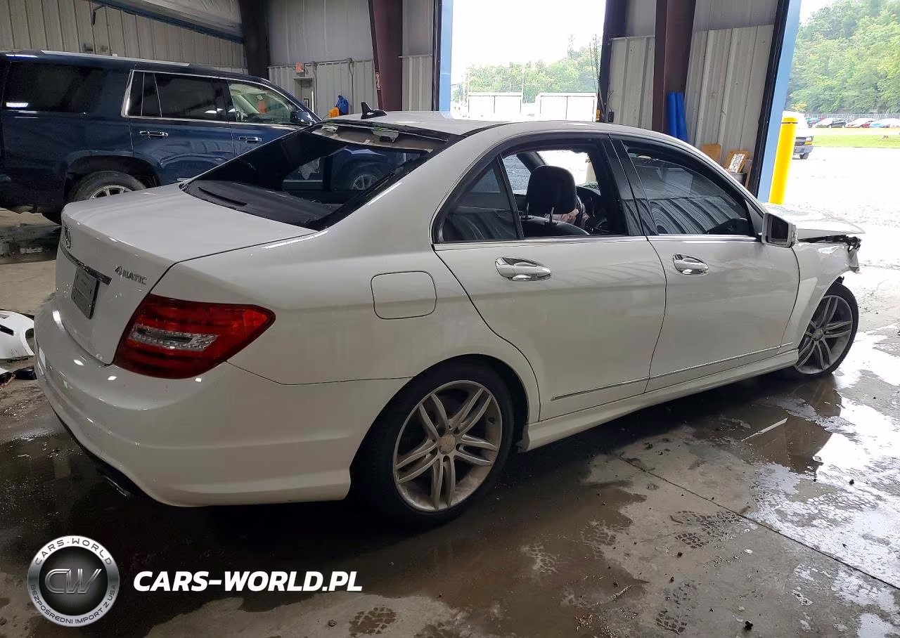 2014 Mercedes-Benz C 300 4Matic VIN:WDDGF8AB1ER315779 - 3