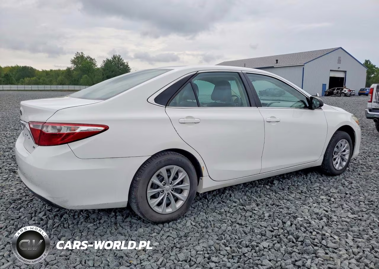 2017 Toyota Camry Le VIN:4T1BF1FK4HU688980 - 3