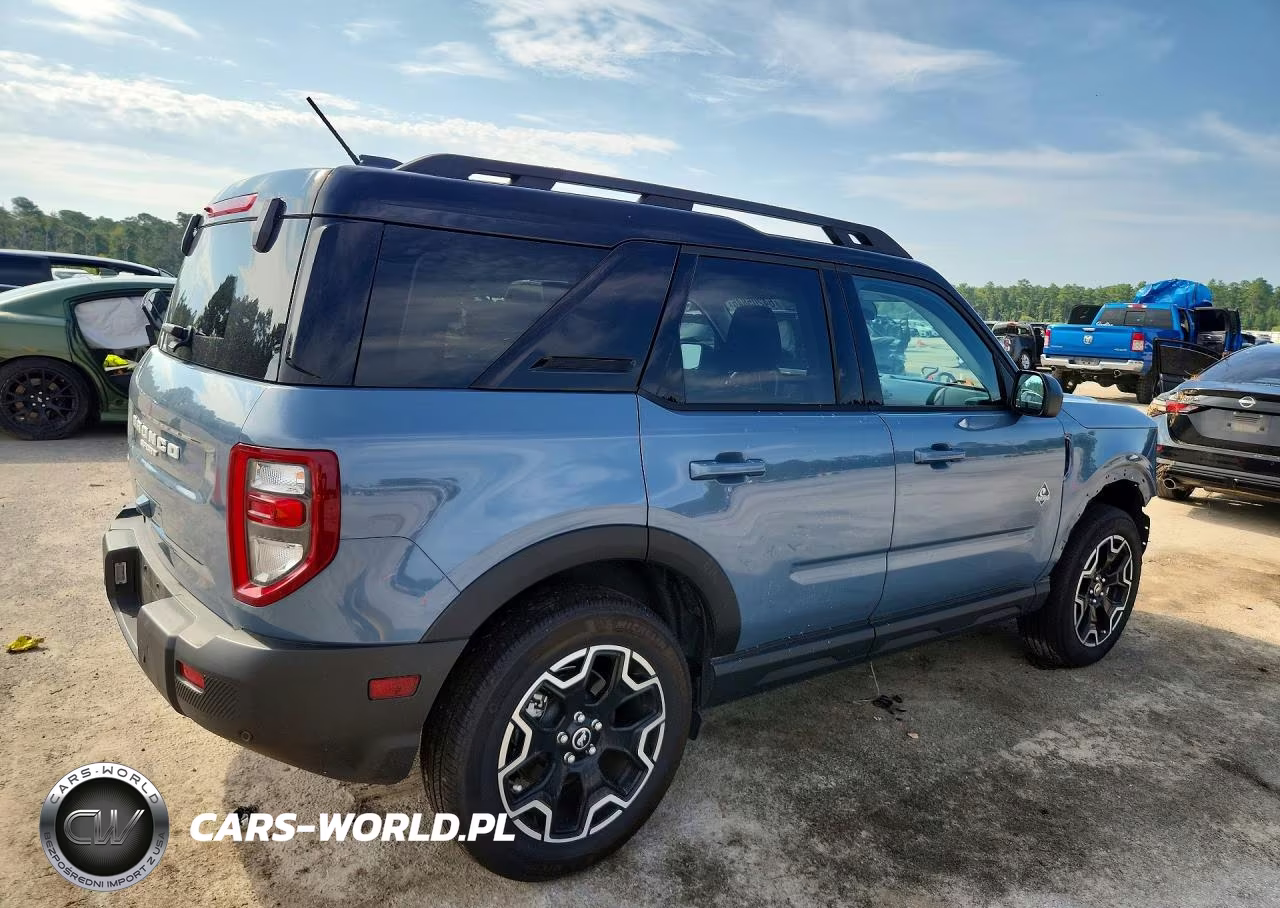 2025 Ford Bronco Sport Outer Banks VIN:3FMCR9CN6SRE36638 - 3
