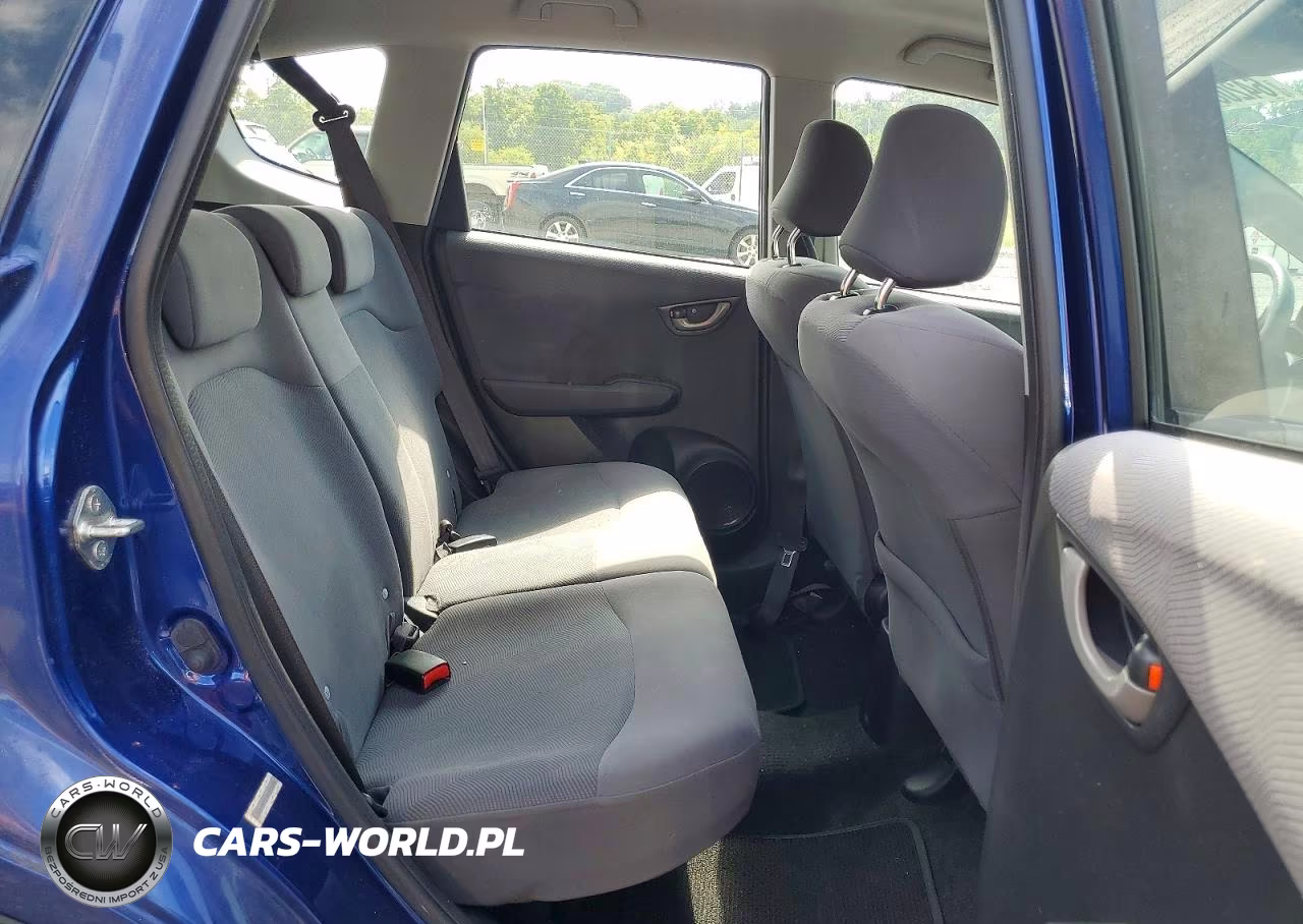 2010 Honda Fit VIN:JHMGE8H24AC006211 - 10