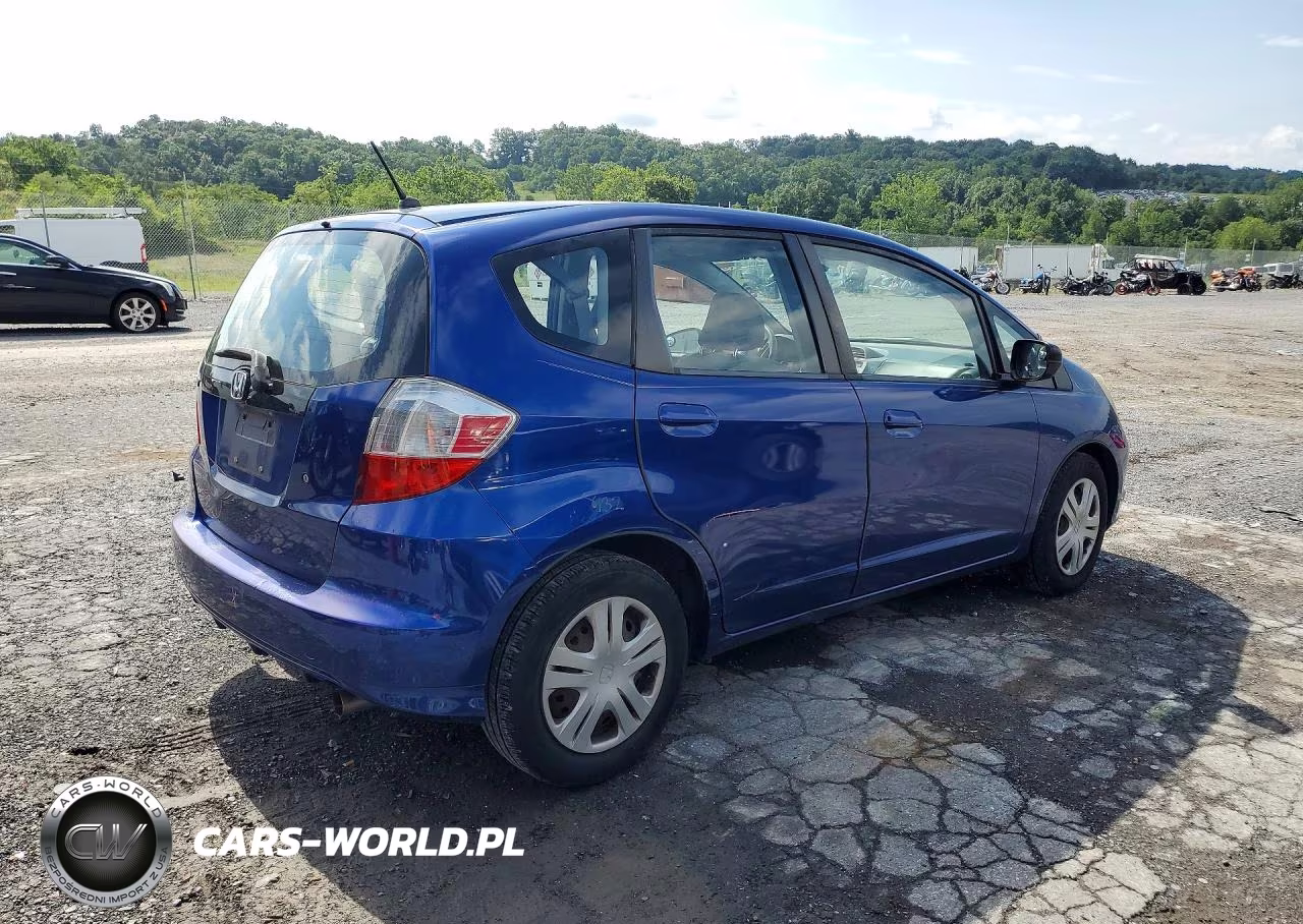 2010 Honda Fit VIN:JHMGE8H24AC006211 - 3