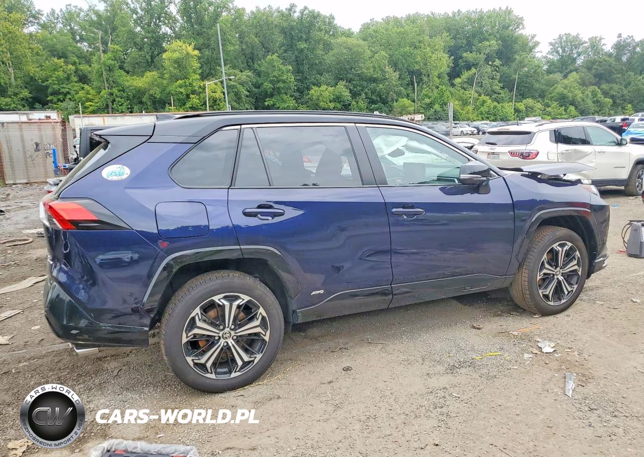 2025 Toyota Rav4 Xse VIN:JTMFB3FV6SD249505 - 3